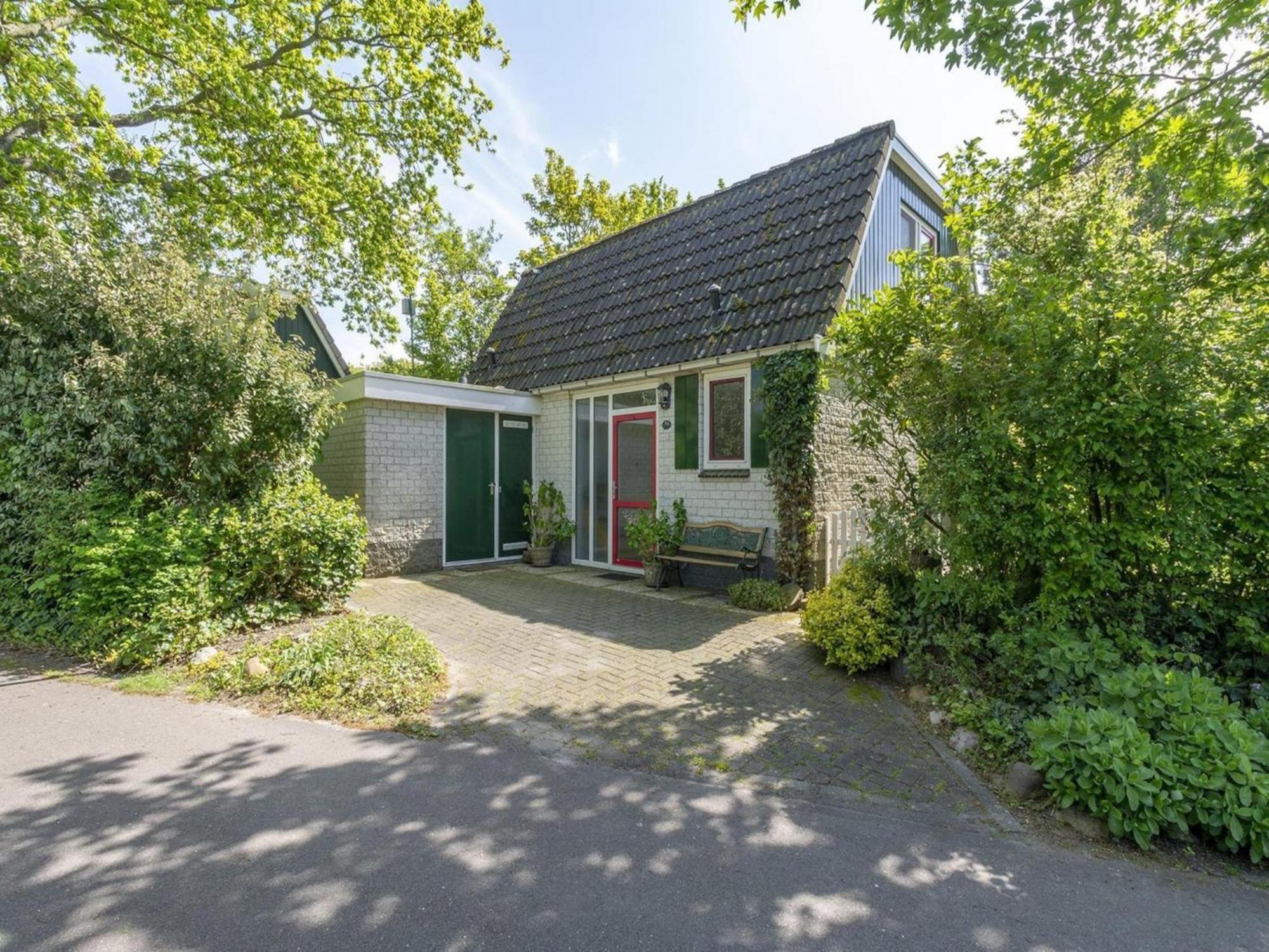 Cozy Holiday Home With Pool Sint Maartensvlotbrug Экстерьер фото
