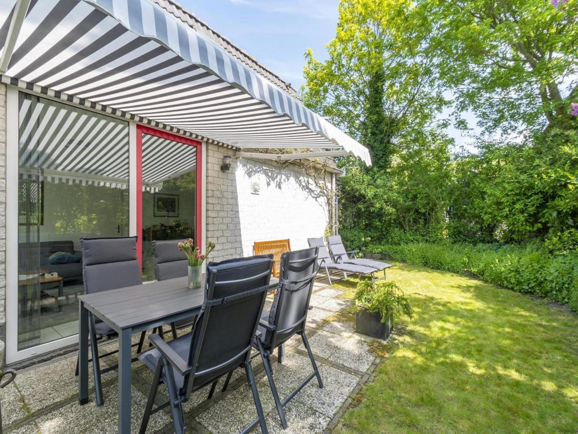 Cozy Holiday Home With Pool Sint Maartensvlotbrug Экстерьер фото